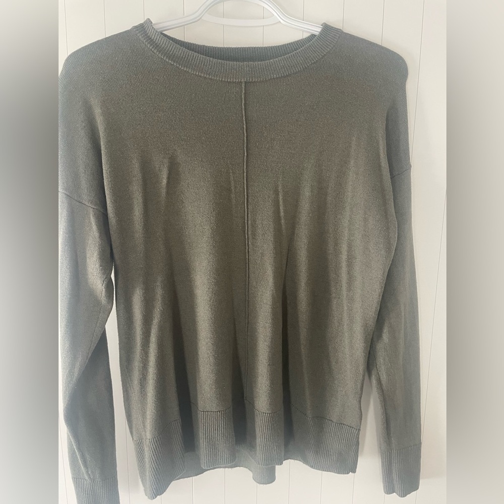 Reitmans sage green  sweater